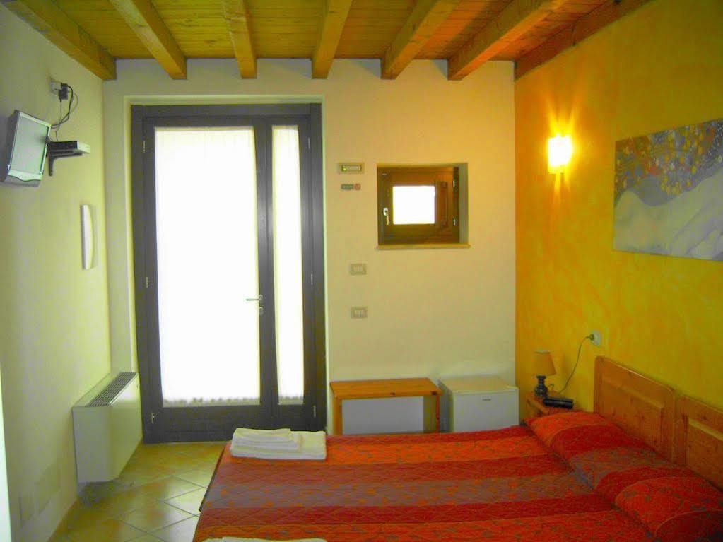 Agriturismo Le Sigalette Hotel Salionze Buitenkant foto